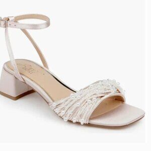 Jewel Badly Mischka Fallon Dress shoes Size 9.5 NWT champagne colored